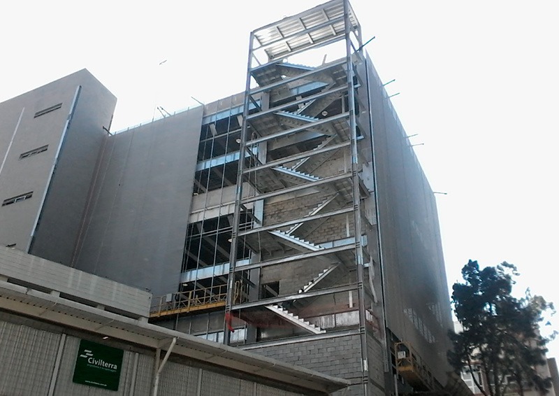 Escada de Ferro de Incêndio feita em serralheria de São Paulo